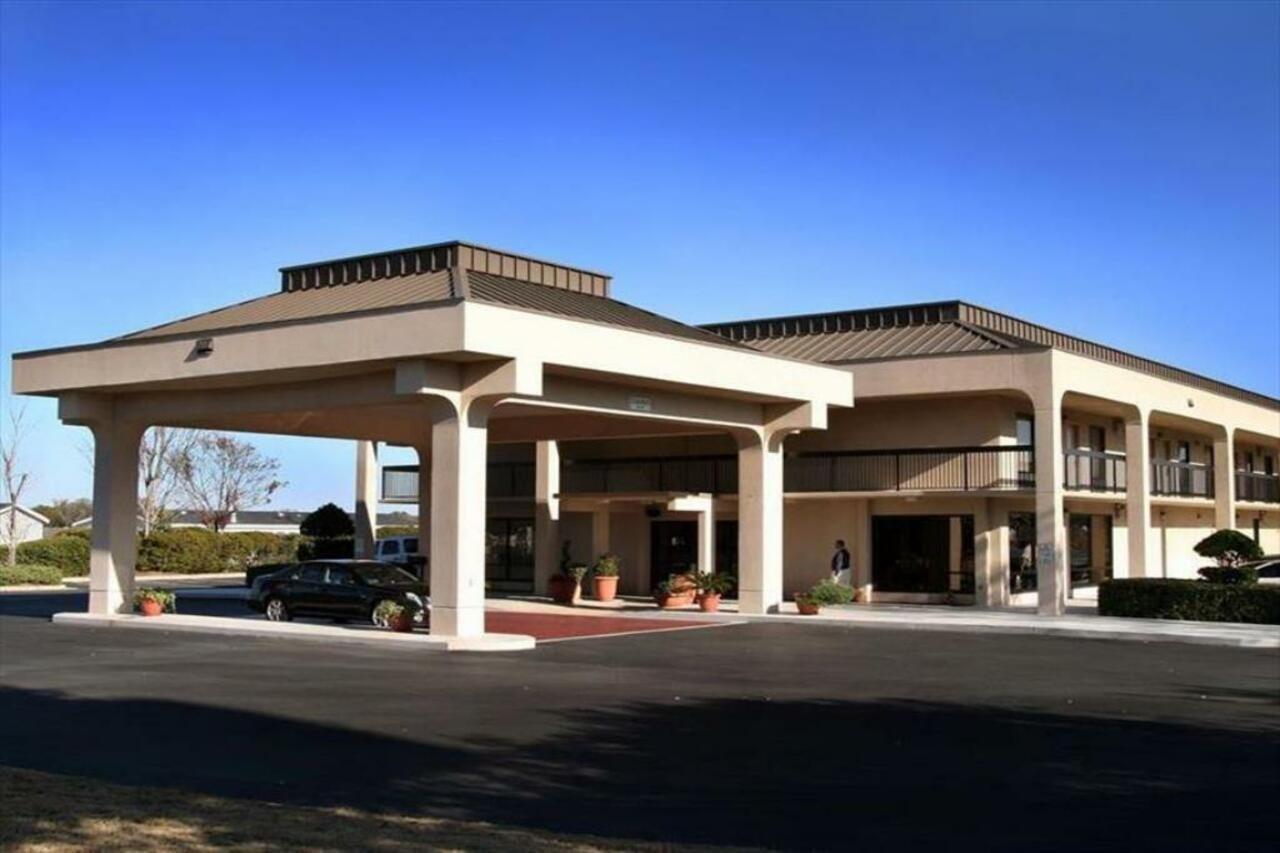 Dublin Inn And Suites Bagian luar foto