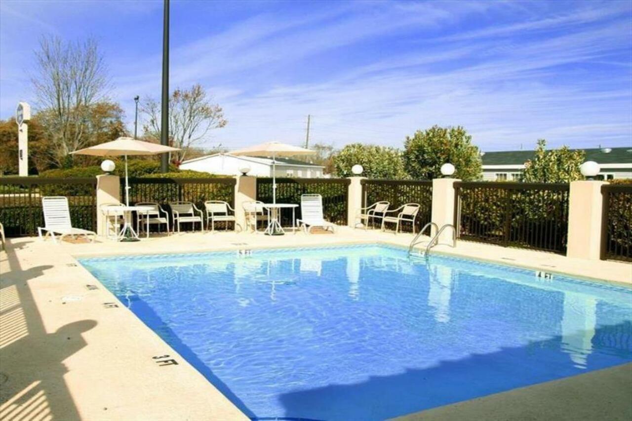 Dublin Inn And Suites Bagian luar foto
