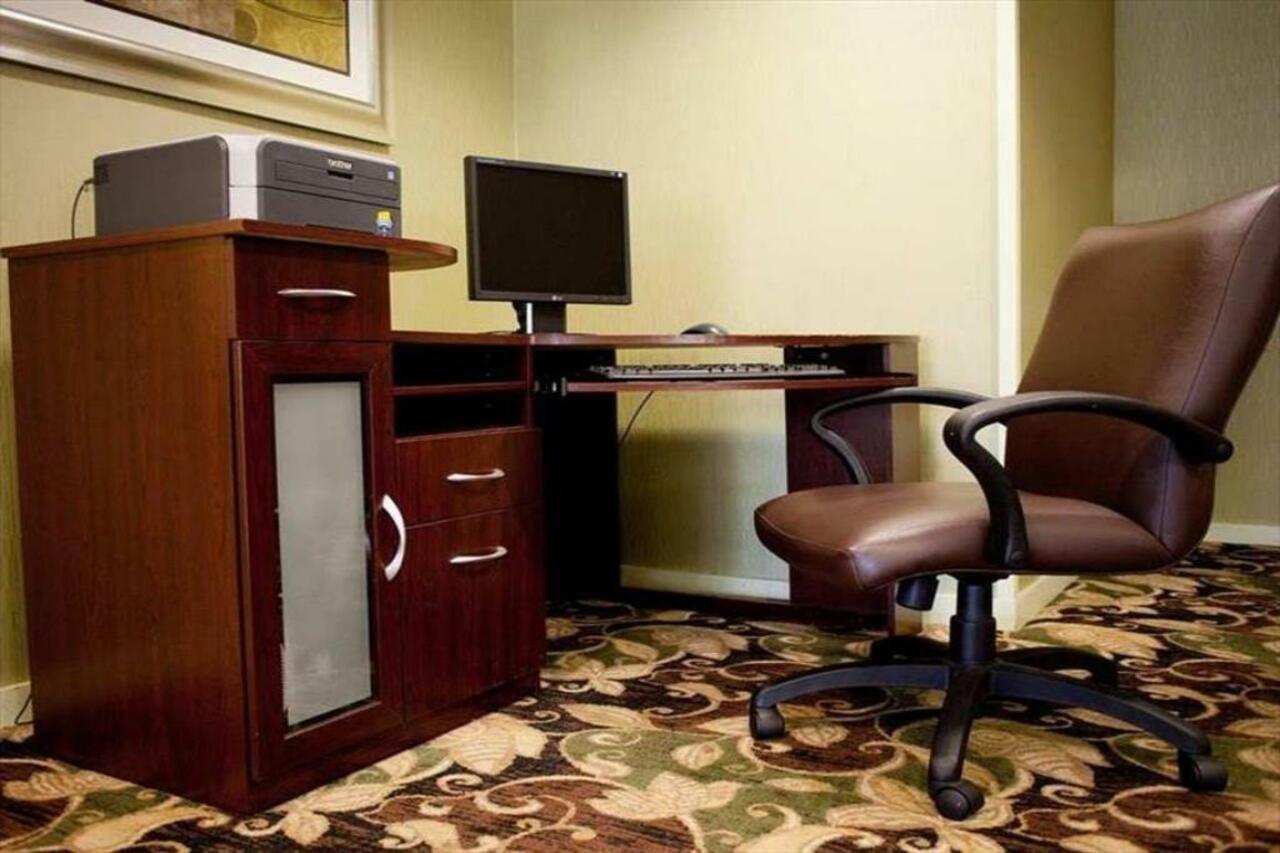 Dublin Inn And Suites Bagian luar foto
