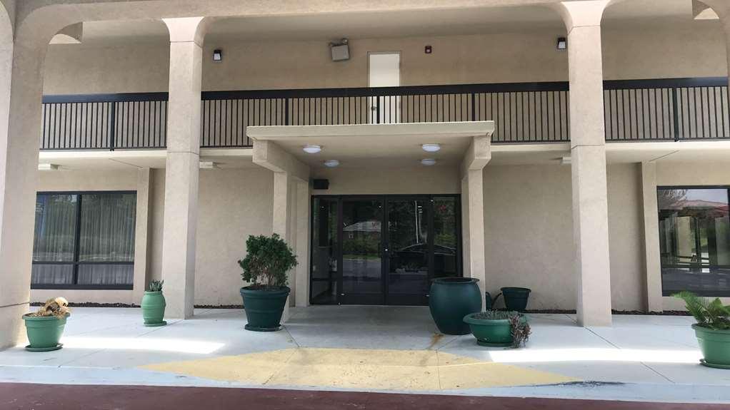 Dublin Inn And Suites Bagian luar foto