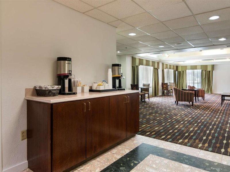 Dublin Inn And Suites Bagian luar foto