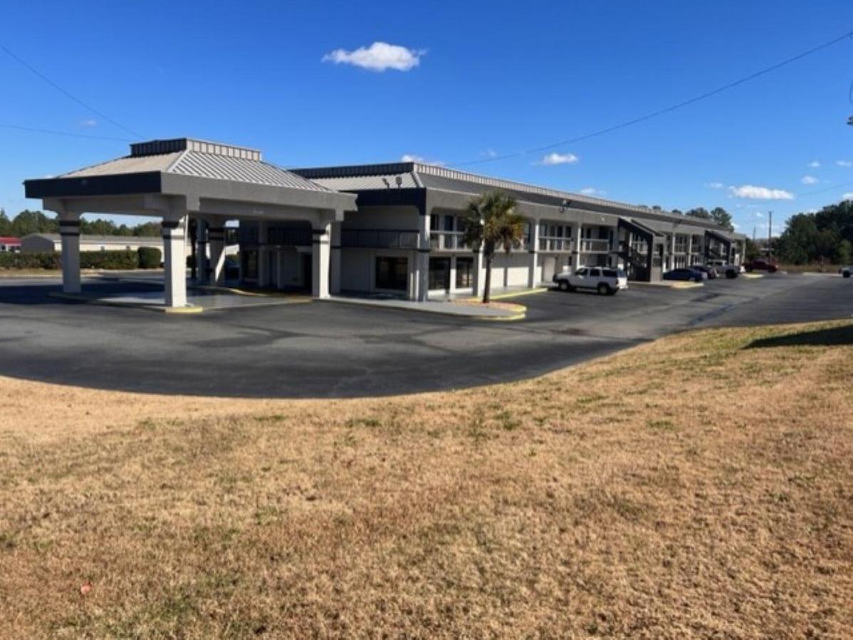 Dublin Inn And Suites Bagian luar foto
