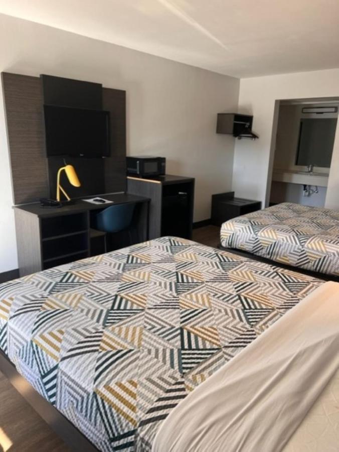 Dublin Inn And Suites Bagian luar foto