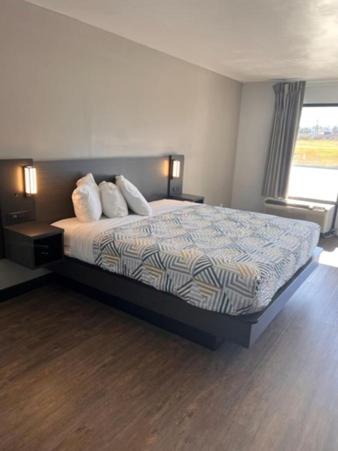 Dublin Inn And Suites Bagian luar foto
