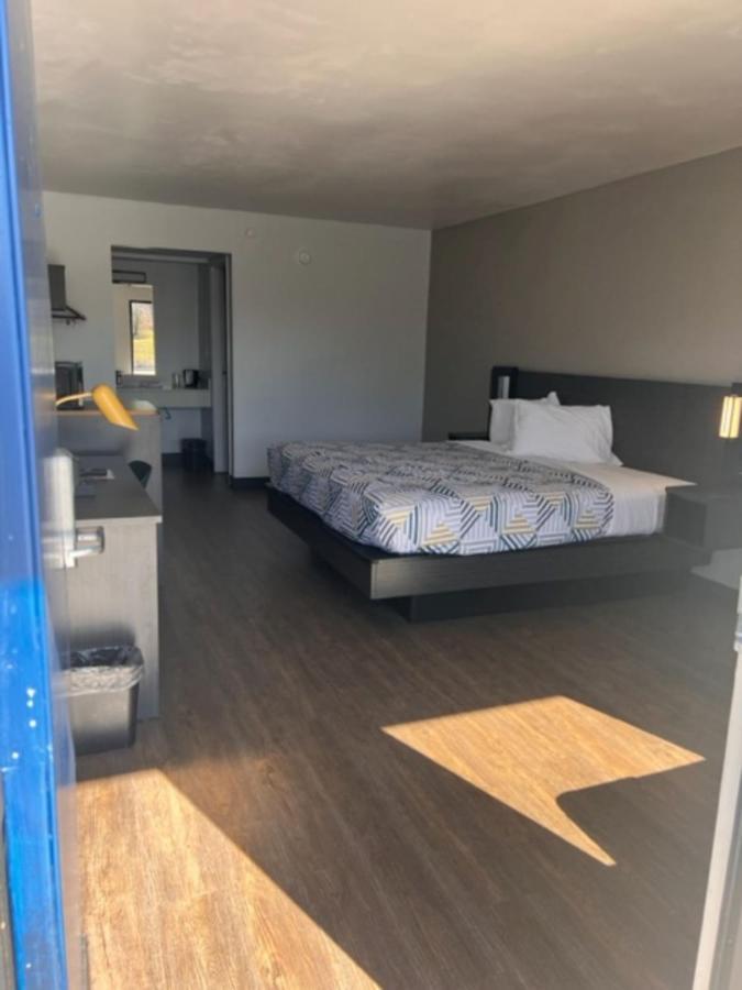 Dublin Inn And Suites Bagian luar foto