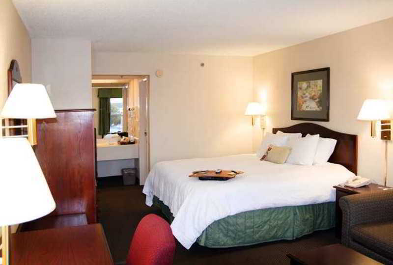 Dublin Inn And Suites Bagian luar foto