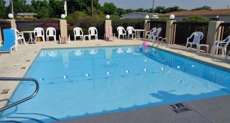 Dublin Inn And Suites Bagian luar foto