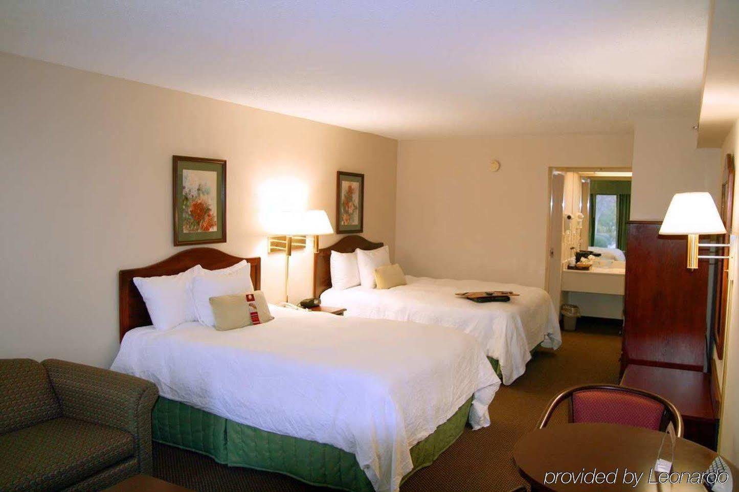 Dublin Inn And Suites Bagian luar foto